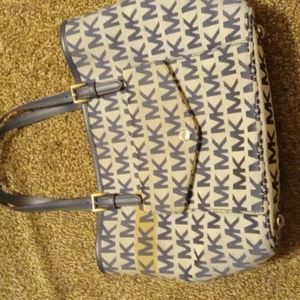 Michael kors purse